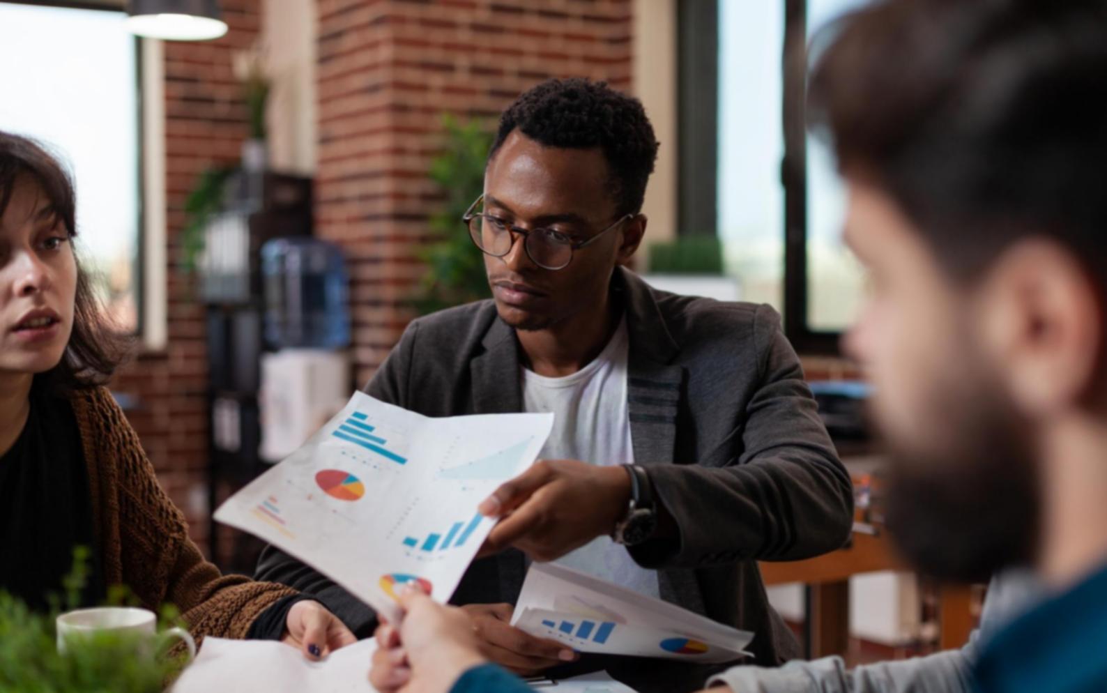 Planification stratégique et développement de guides d'investissement personnalisés